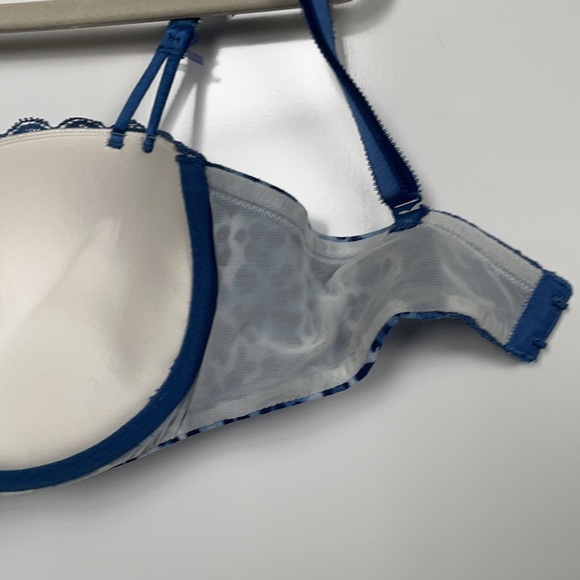 Victoria’s Secret push-up balconet blue 34D - Picture 7 of 9